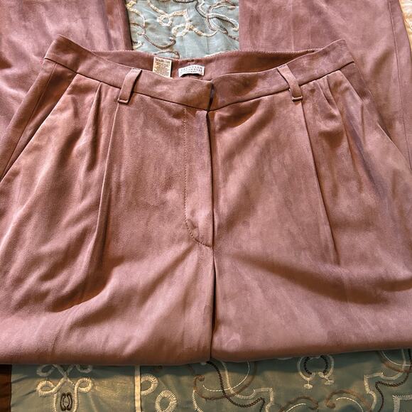 Brunello Cucinelli Suede Trousers Pleated Straight-Leg
Ankle size 12 - Picture 5 of 8